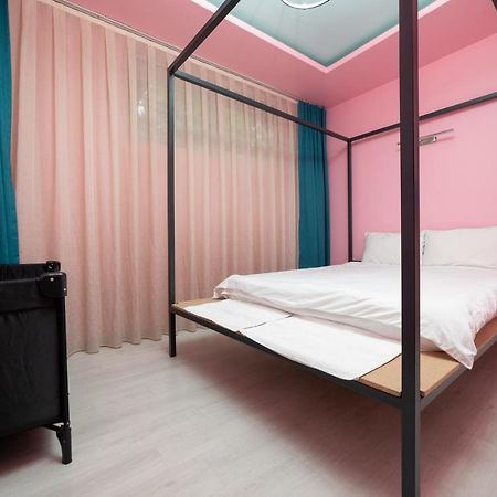 Hotel Gloria Pristina Kültér fotó