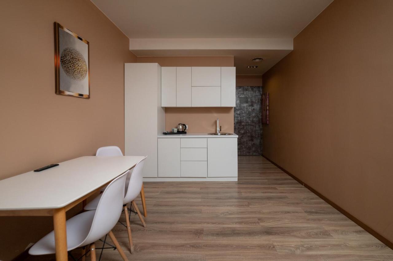 Hotel Gloria Pristina Kültér fotó