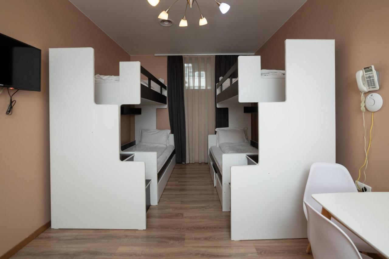 Hotel Gloria Pristina Kültér fotó