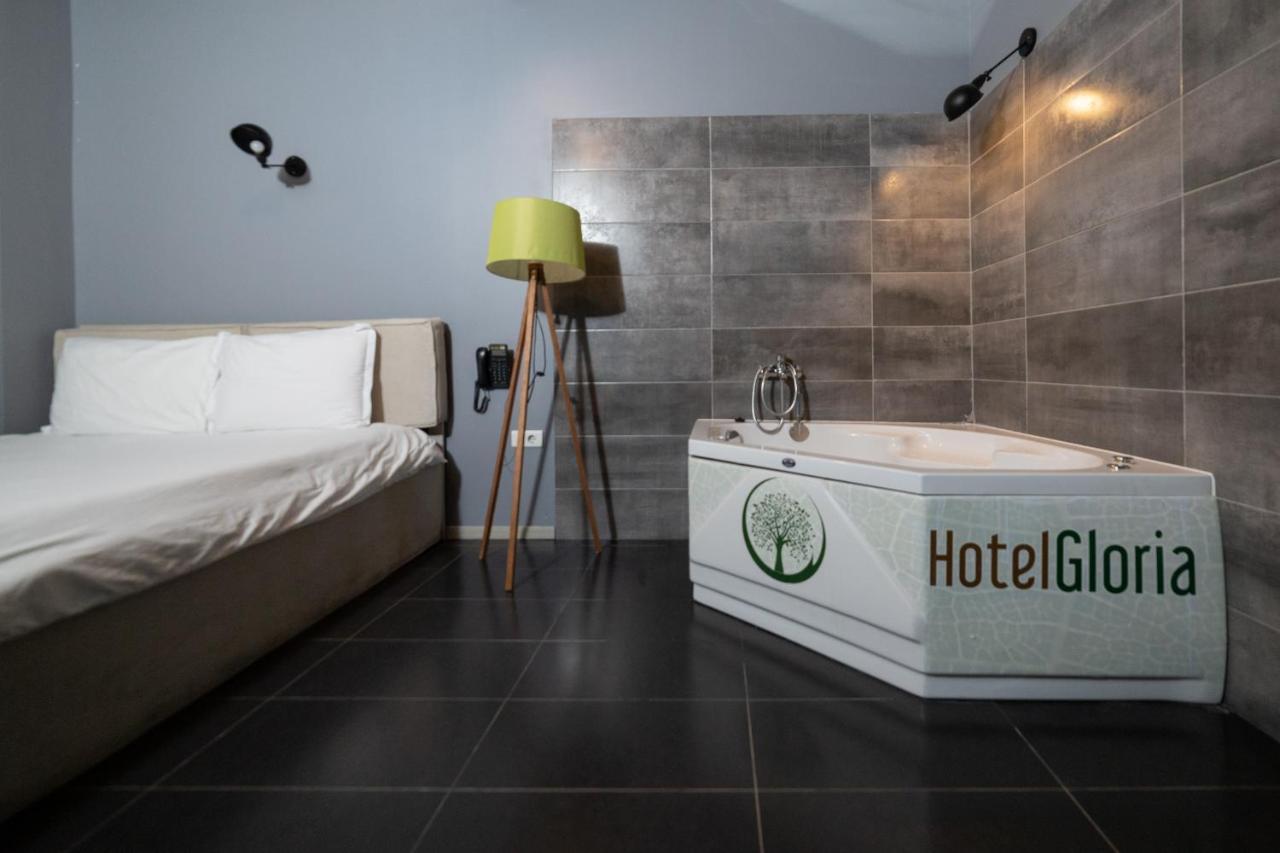 Hotel Gloria Pristina Kültér fotó